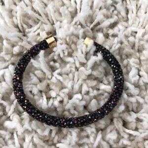 ISO Swarovski iridescent black